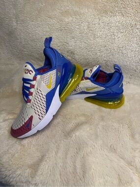 New (without box) Kid’s Nike Air Max 270 - Size 4Y